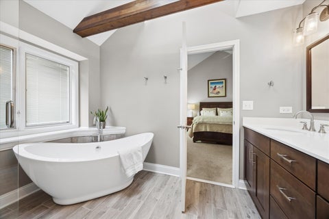 Tiny photo for 248 Meadowbrook Lane, Hinsdale, IL 60521 (MLS # 12789586)