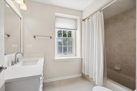 Tiny photo for 248 Meadowbrook Lane, Hinsdale, IL 60521 (MLS # 12789586)