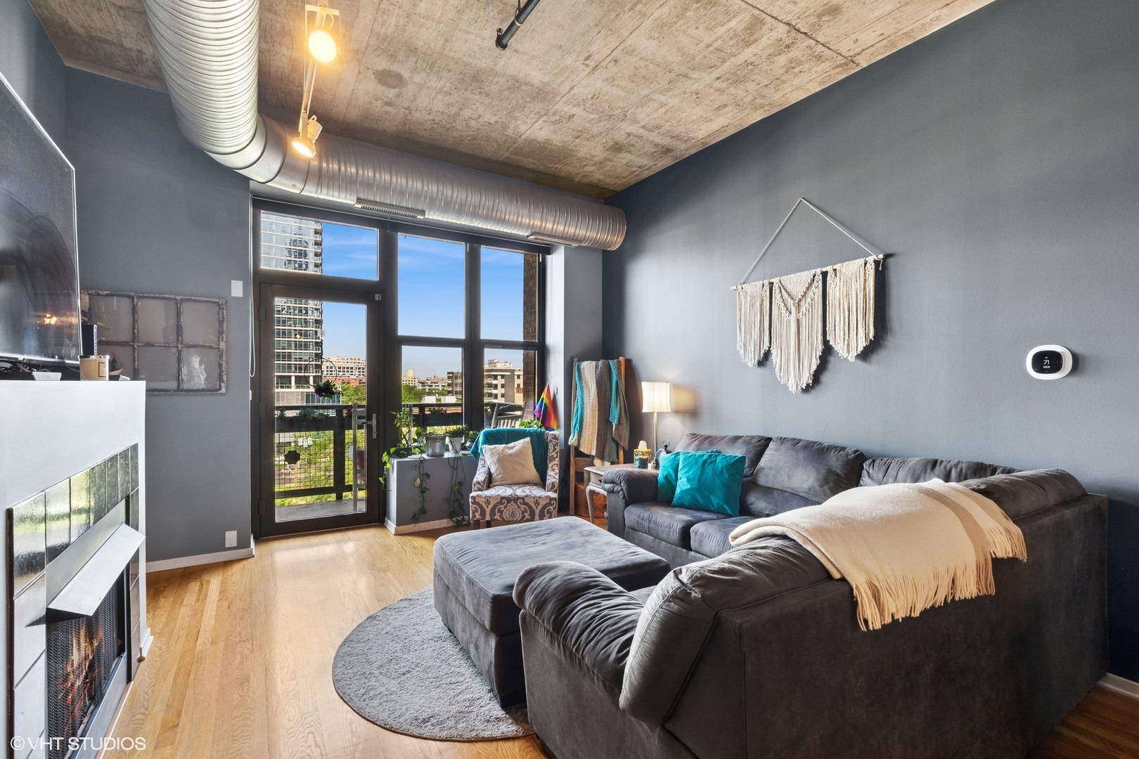849 N Franklin Street 603