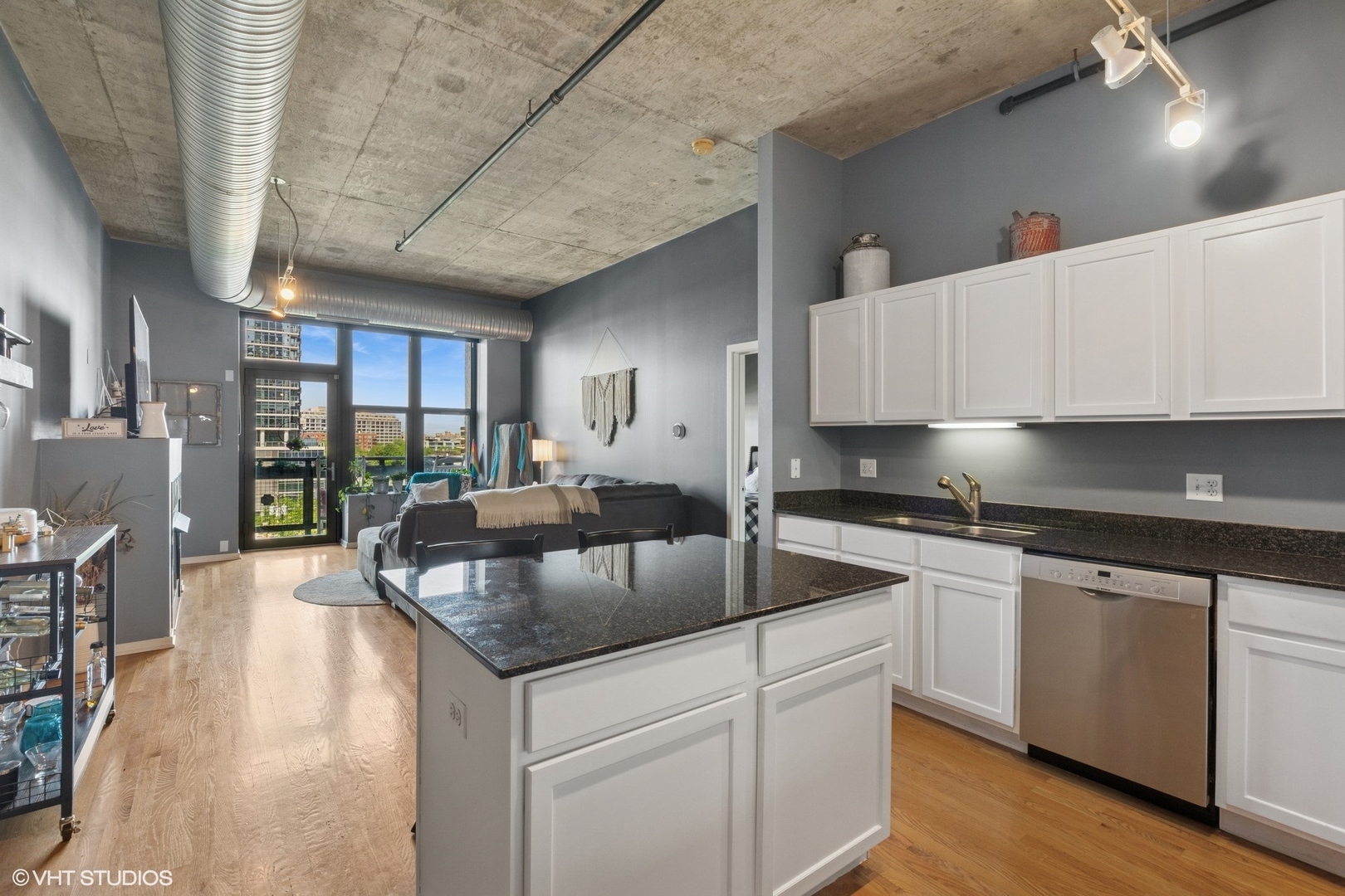 849 N Franklin Street 603