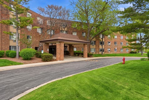 Photo of 1500 Robin Circle #205, Hoffman Estates, IL 60169 (MLS # 12638363)