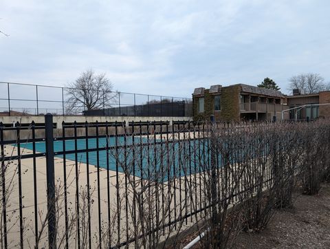 Tiny photo for 3110 Pheasant Creek Drive #101, Northbrook, IL 60062 (MLS # 12485072)