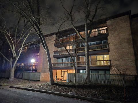 5600 Hillcrest Lane 2L Lisle IL 60532