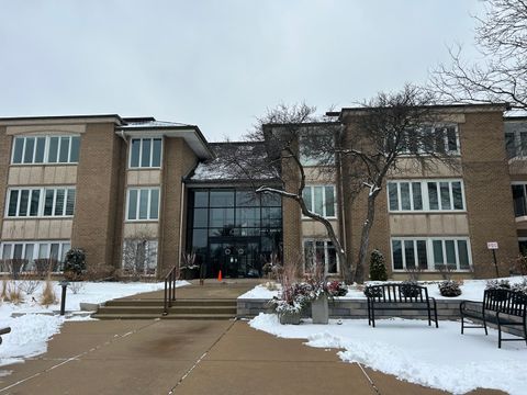 1 Oak Brook Club Drive A105 Oak Brook IL 60523