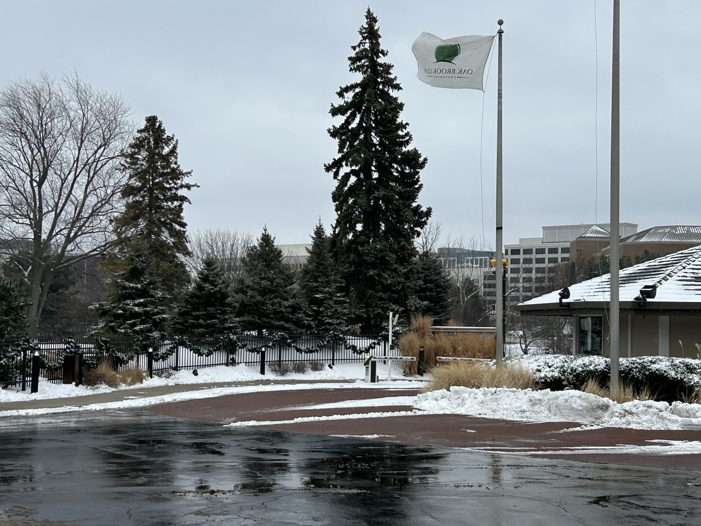 1 Oak Brook Club Drive A105