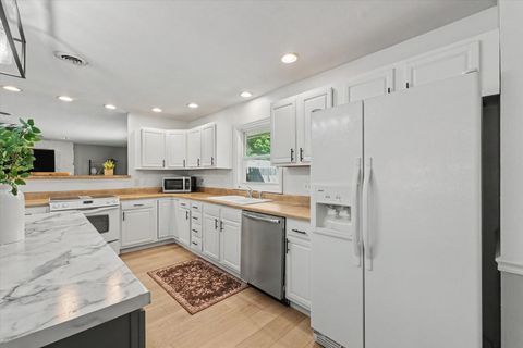 Tiny photo for 408 E Victory Street, Sidney, IL 61877 (MLS # 12711603)