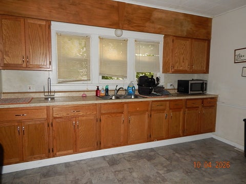 Tiny photo for 845 3rd Avenue S, Clinton, IA 52732 (MLS # 12794685)
