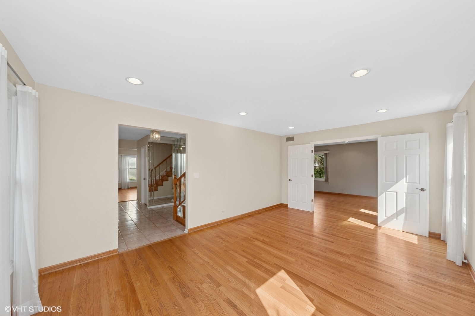 337 E Fox Hill Drive