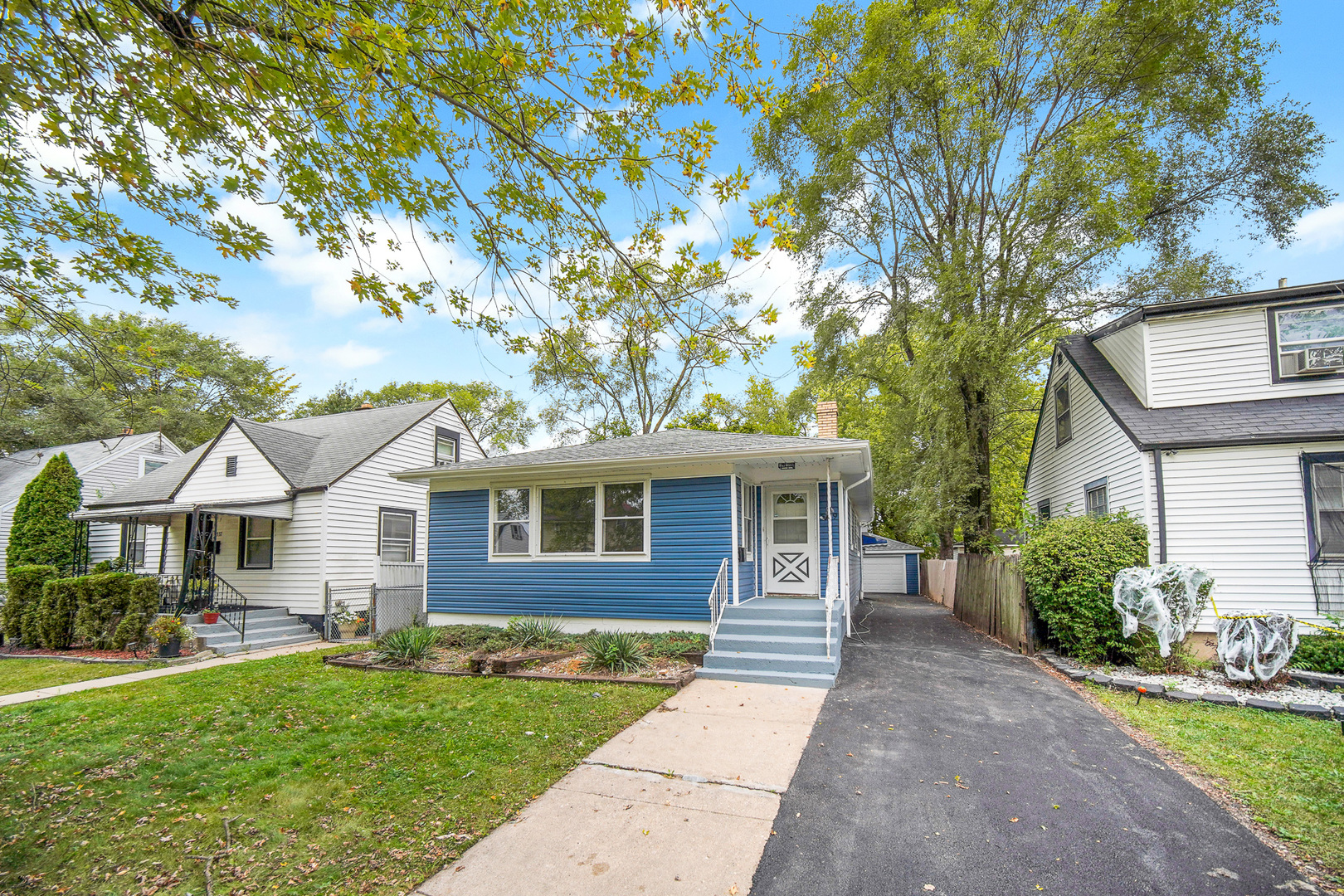 539 E 147th Place