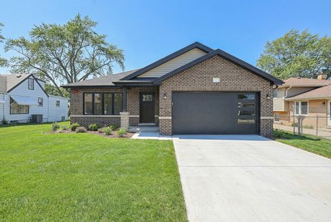 Photo of 11520 S Leclaire Avenue, Alsip, IL 60803 (MLS # 12568035)