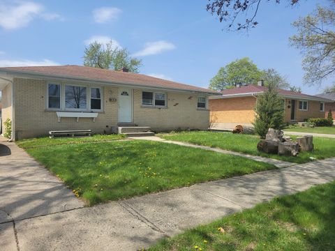 816 N School Street Addison IL 60101