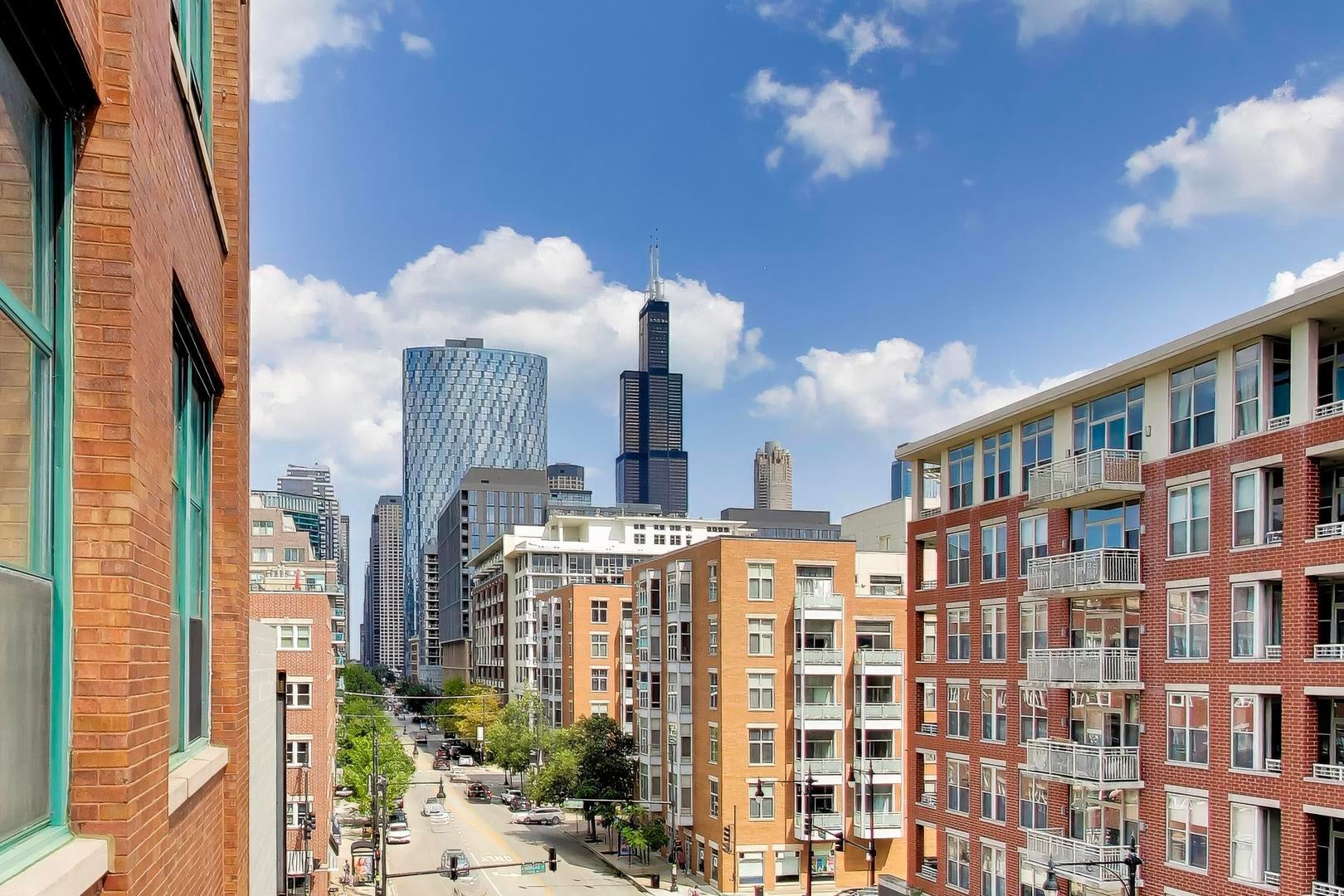 1016 W Madison Street 4S