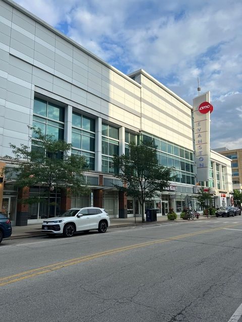 Tiny photo for 1720 Maple Avenue #1170, Evanston, IL 60201 (MLS # 12431062)