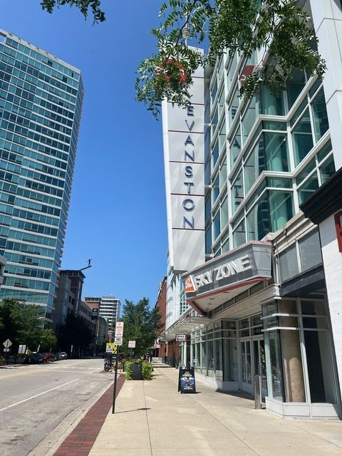 Tiny photo for 1720 Maple Avenue #1170, Evanston, IL 60201 (MLS # 12431062)