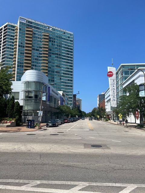 Tiny photo for 1720 Maple Avenue #1170, Evanston, IL 60201 (MLS # 12431062)