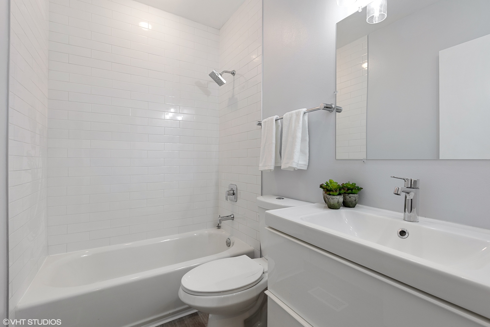 1240 W COTTAGE Place