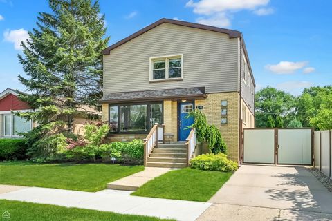 Photo of 7515 W Roscoe Street, Chicago, IL 60634 (MLS # 12507122)