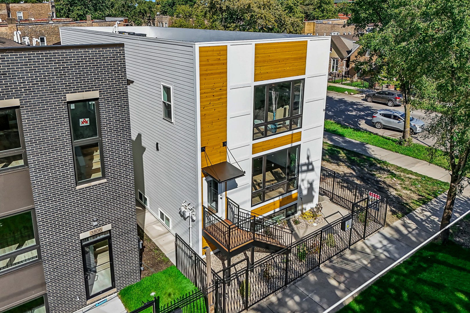 3804 W Ohio Street