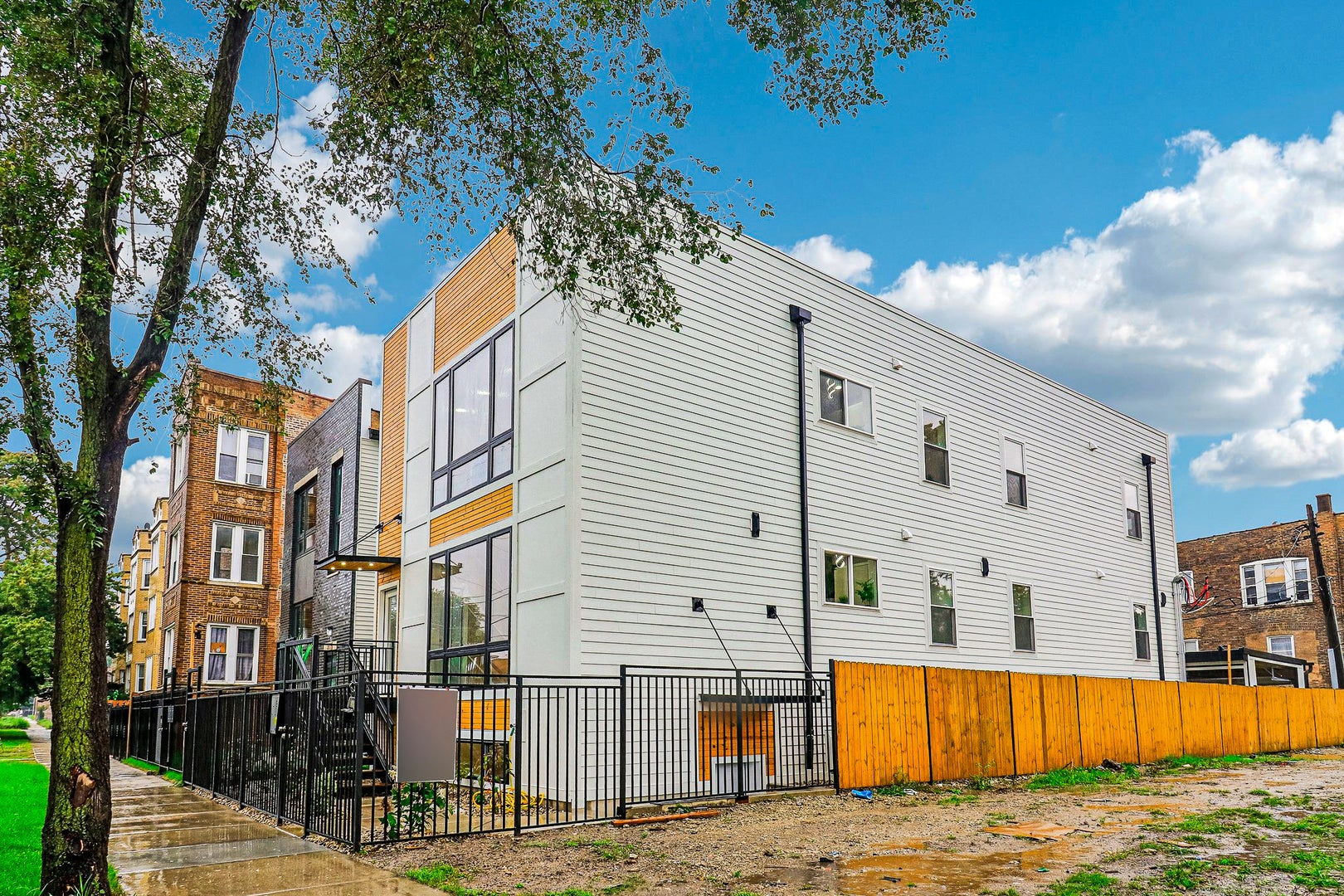 3804 W Ohio Street
