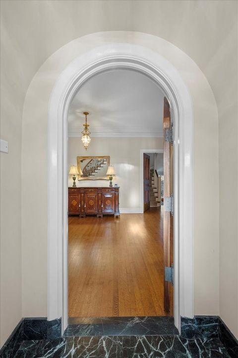 Tiny photo for 123 OXFORD Road, Kenilworth, IL 60043 (MLS # 12561462)