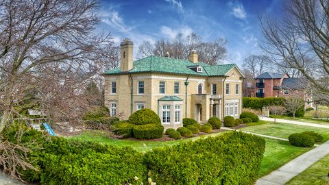 123 OXFORD Road Kenilworth IL 60043