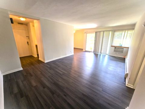 Tiny photo for 1806 Hemlock Place #106, Schaumburg, IL 60173 (MLS # 12466746)