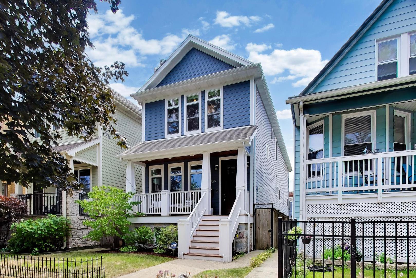 2229 W Farragut Avenue