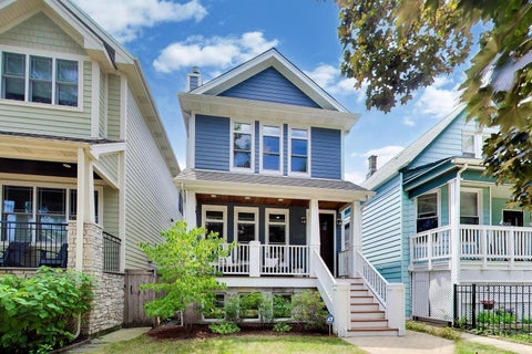 Photo of 2229 W Farragut Avenue, Chicago, IL 60625 (MLS # 12715502)