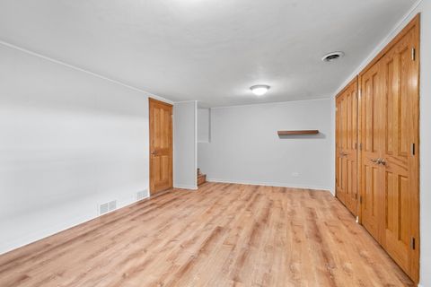 Tiny photo for 249 S VINE Avenue #B, Park Ridge, IL 60068 (MLS # 12497382)