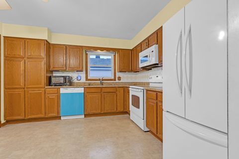 Tiny photo for 922 COVENTRY Lane, Crystal Lake, IL 60014 (MLS # 12585394)