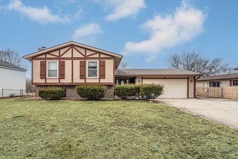 Tiny photo for 922 COVENTRY Lane, Crystal Lake, IL 60014 (MLS # 12585394)