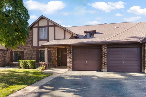 Photo of 1712 Lakecliffe Drive #D, Wheaton, IL 60189 (MLS # 12782777)
