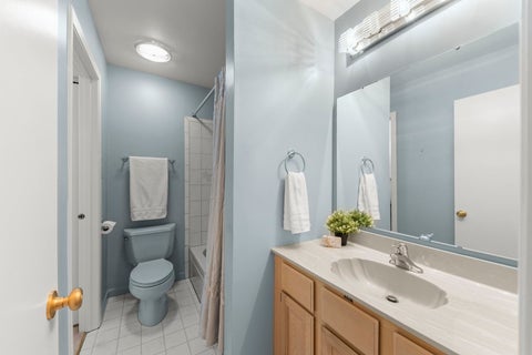 Tiny photo for 1712 Lakecliffe Drive #D, Wheaton, IL 60189 (MLS # 12782777)