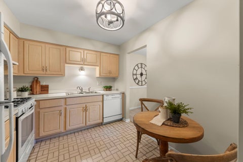Tiny photo for 1712 Lakecliffe Drive #D, Wheaton, IL 60189 (MLS # 12782777)