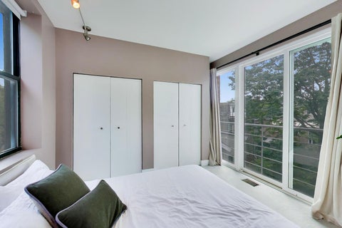 Tiny photo for 1757 W Sunnyside Avenue #A, Chicago, IL 60640 (MLS # 12732237)