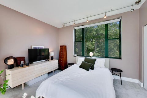 Tiny photo for 1757 W Sunnyside Avenue #A, Chicago, IL 60640 (MLS # 12732237)