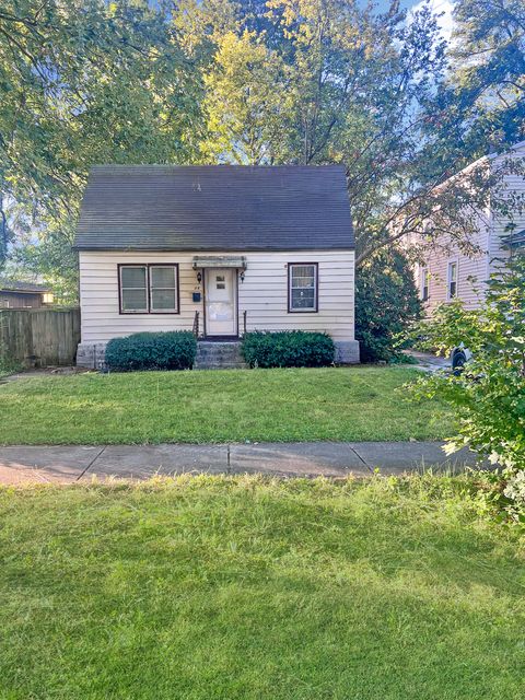 Photo of 28 W 35th Place, Steger, IL 60475 (MLS # 12535737)