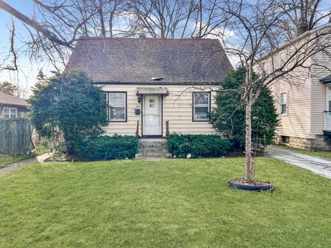 Photo of 28 W 35th Place, Steger, IL 60475 (MLS # 12535737)