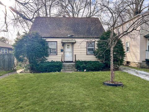 Photo of 28 W 35th Place, Steger, IL 60475 (MLS # 12535737)