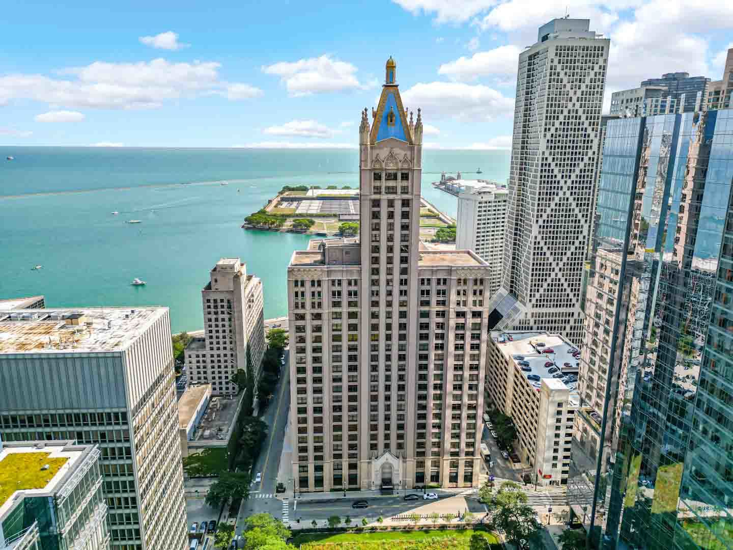 680 N Lake Shore Drive 519