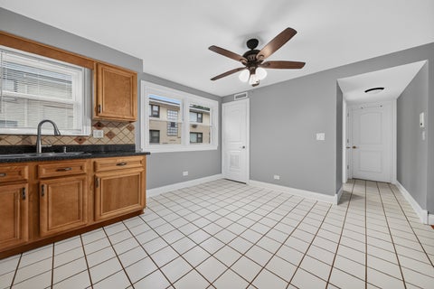 Tiny photo for 5024 N Austin Avenue #2E, Chicago, IL 60630 (MLS # 12719391)