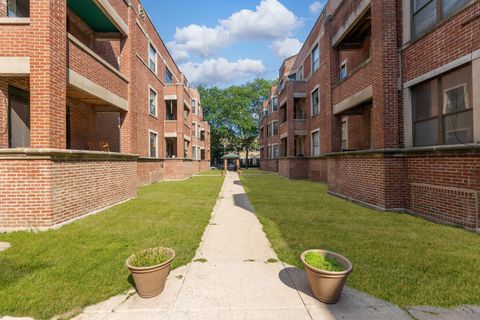 Tiny photo for 6104 S Dorchester Avenue #1S, Chicago, IL 60637 (MLS # 12459974)