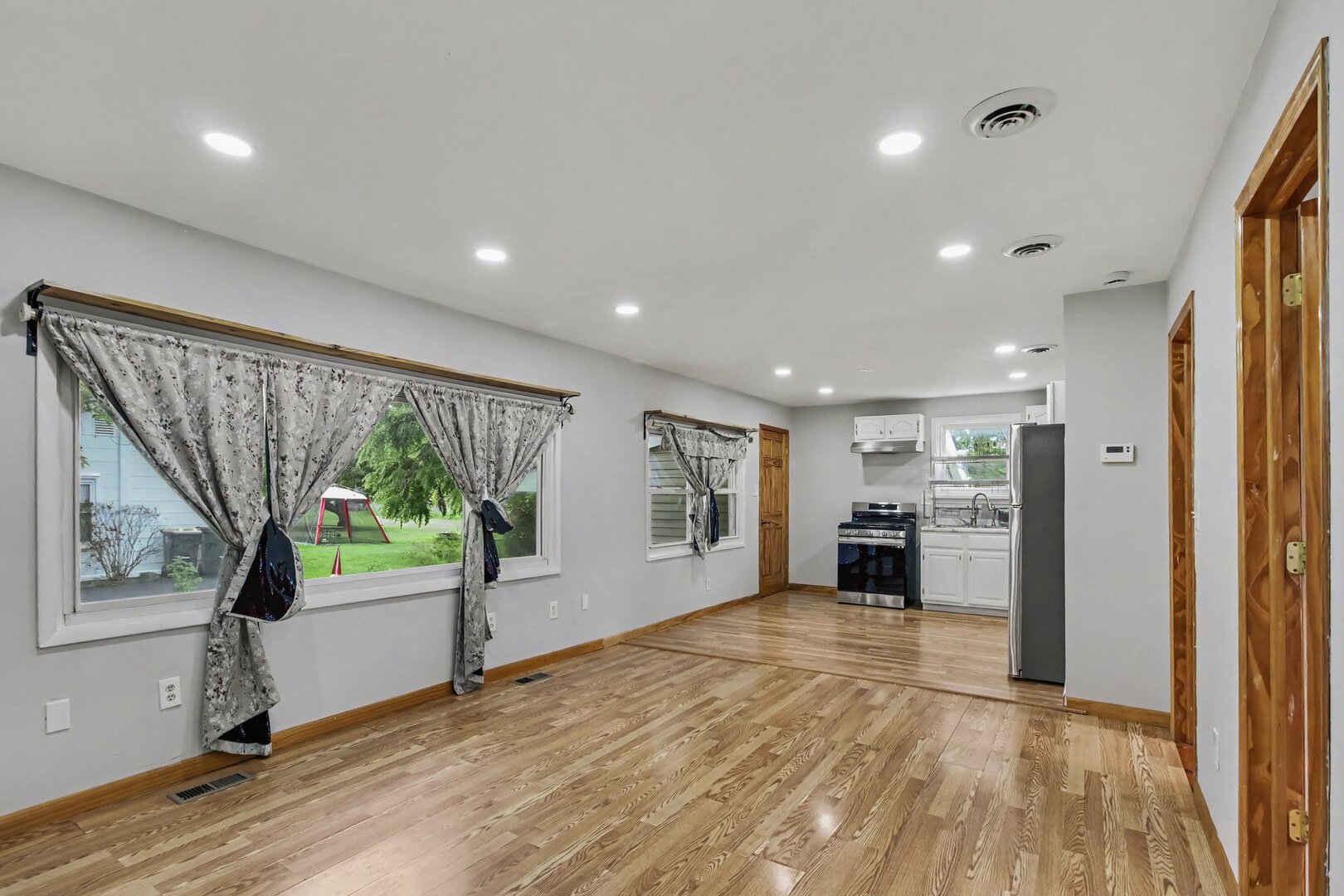 208 W Nippersink Road