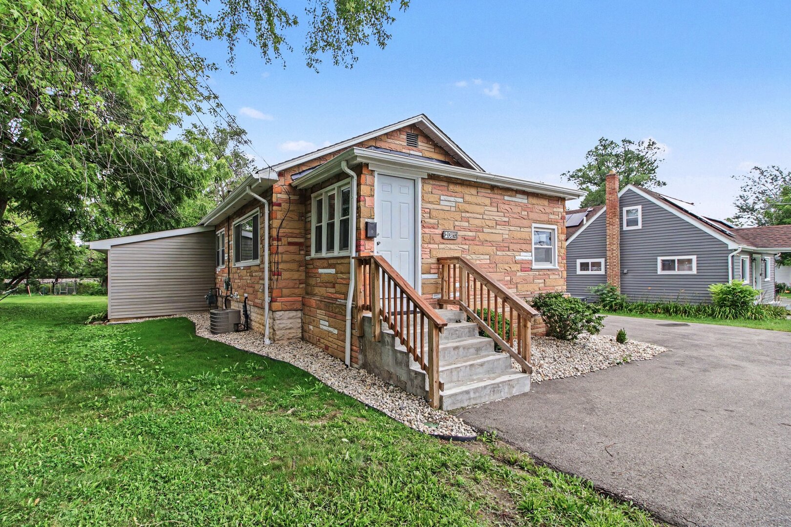 208 W Nippersink Road