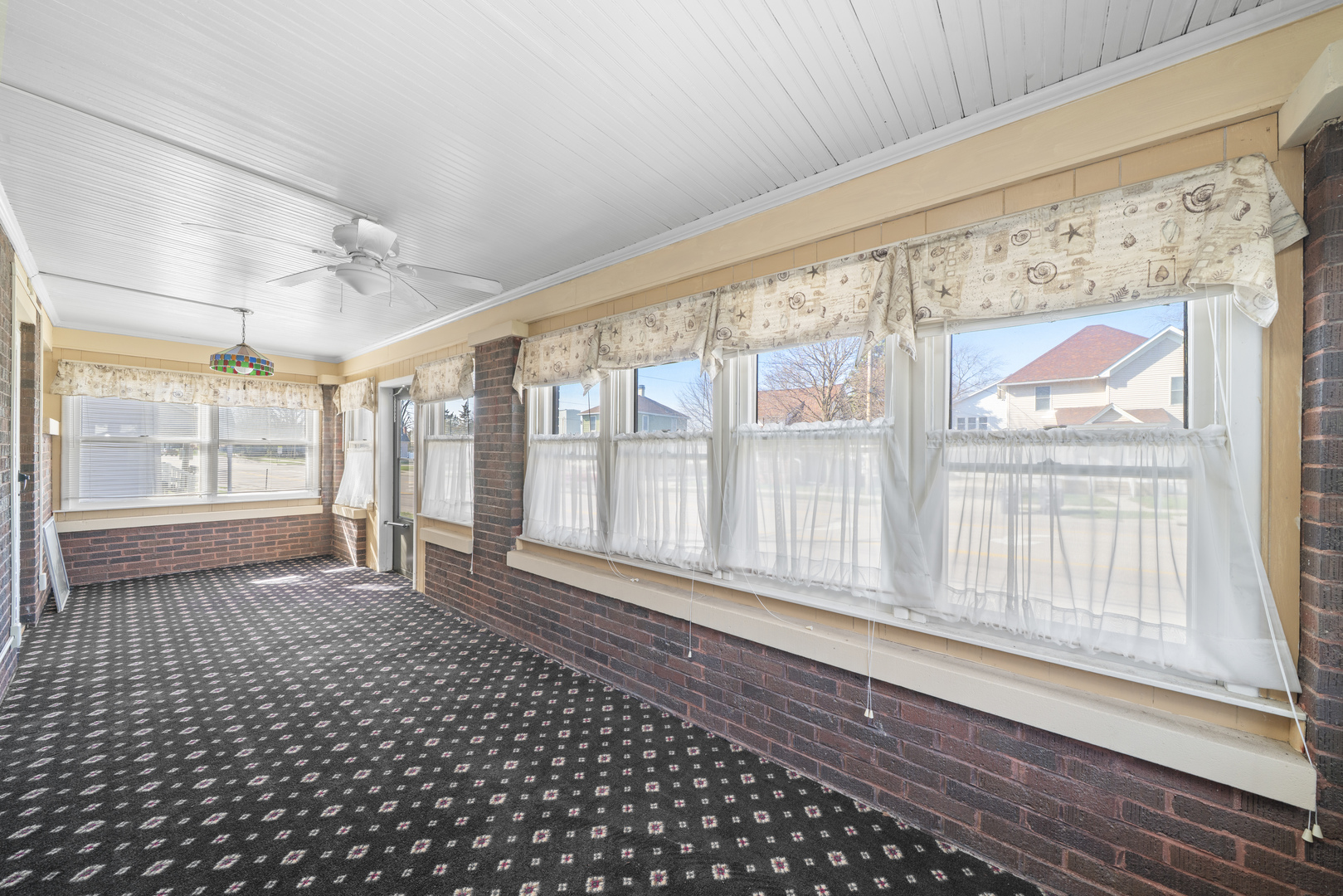 449 W Lincoln Avenue