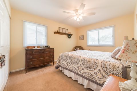 Tiny photo for 731 Hawthorne Circle, Lombard, IL 60148 (MLS # 12585756)