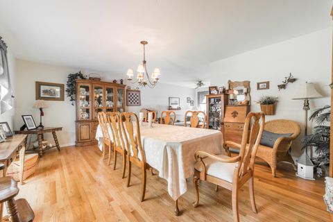 Tiny photo for 731 Hawthorne Circle, Lombard, IL 60148 (MLS # 12585756)