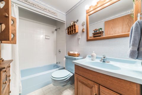 Tiny photo for 731 Hawthorne Circle, Lombard, IL 60148 (MLS # 12585756)