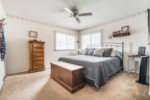 Tiny photo for 731 Hawthorne Circle, Lombard, IL 60148 (MLS # 12585756)