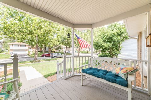 Tiny photo for 731 Hawthorne Circle, Lombard, IL 60148 (MLS # 12585756)